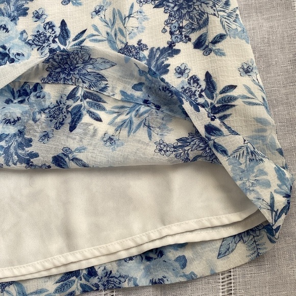 By The River peasant blouse with ruffled sleeves. - Picture 5 of 11